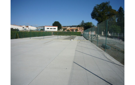 Les travaux sur les 2 courts de tennis